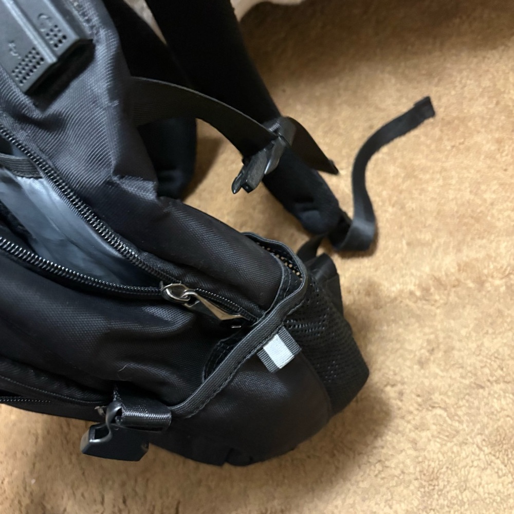Used black backpack. - Picture 8 of 8
